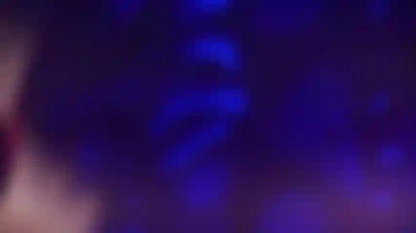 Sou uma mulher sexy e voluptuosa com curvas explosivas mas fique alerta, posso ser perigosa para você :).