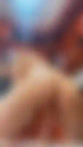 Montando um vibrador na cozinha.