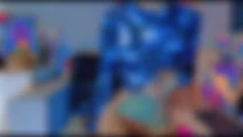 Tina brinca com sua bucetinha.