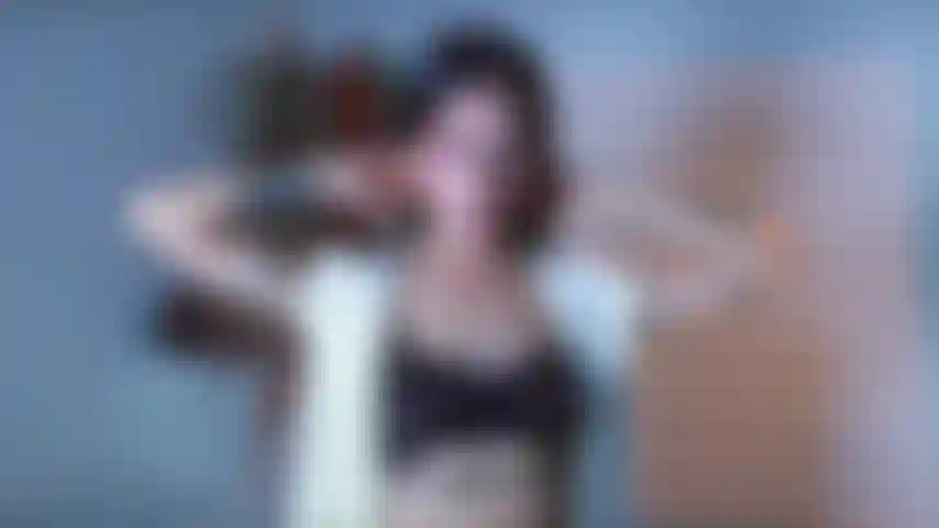 HI!
I AM NEW I WOULD LIKE YOU TO COME TO MY LIVING ROOM TO VISIT ME