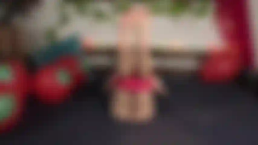 Balões de morango estouram.