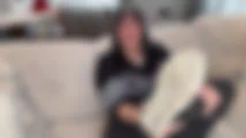 Engulo meu esperma e adoro meus pés!