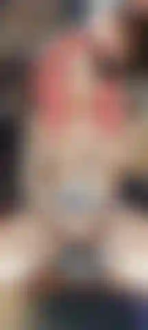 Sentada sacudindo meu bbc (sem porra).