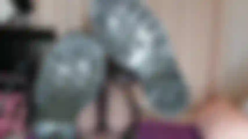 Doc martens cavalgando.