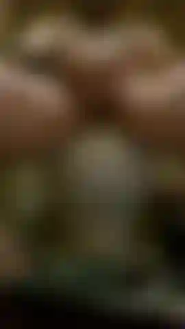 Me veja gozar com meu pau duro, ejaculando na minha barriga.