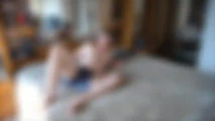 Este é um vídeo de 20 minutos meu com a bunda para cima na minha cama. Fique à vontade para me montar enquanto você se masturba! Estou de quatro esperando para ser montado. O vídeo é 1920x1080. Estou de cueca você vê na foto do vídeo inteiro.