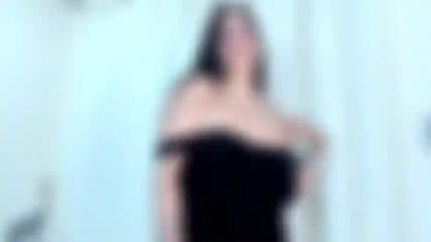 Meus peitos grandes na sua boca.