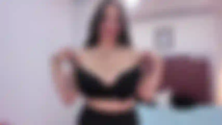 Consolo nos peitos e chupo o vibrador enquanto os marturbo com os peitos.