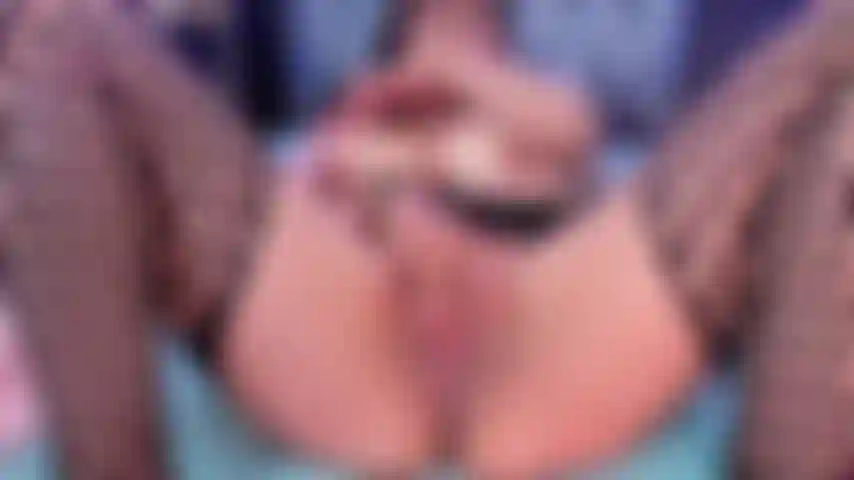 Masturbando minha bucetinha madura até conseguir gozar.