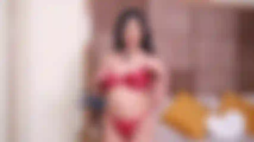 Que tal deixarmos o óleo escorrer pela minha pele macia e sensível?