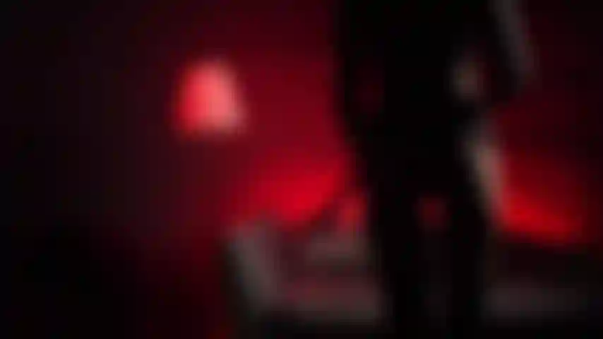 Submeto-me à sua fantasia mais perversa.