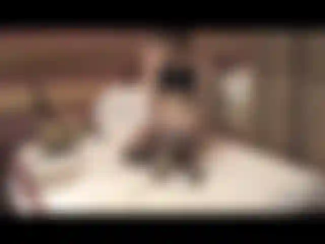 Calcinha recheada, jogo de buceta orgástico, salto de oncinha.