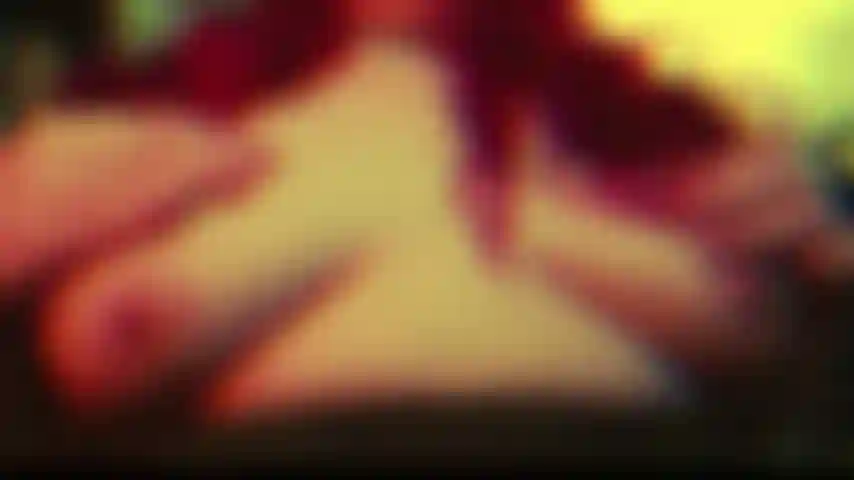 Adoro peitos estroboscópicos de arco-íris.