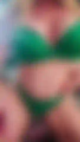 Milf titty tease bounce