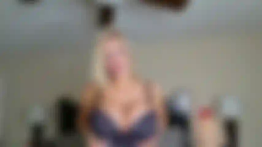 Coisa de calcinha e me despedindo da minha lingerie.