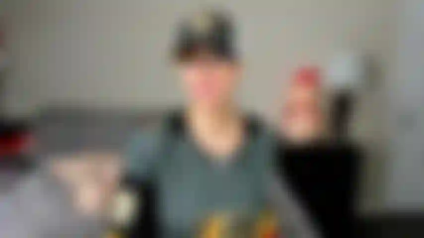 Hockey vindo para entrar furtivamente na sala do treinador.