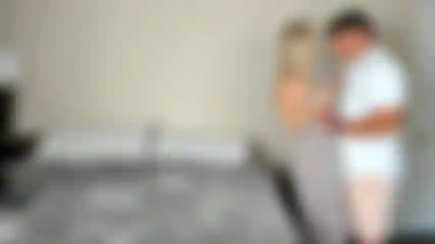 Fugindo com outro pai na festa de aniversário (vídeo de menino/menina).