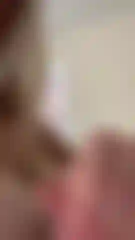 Com sede de tetas de leite.