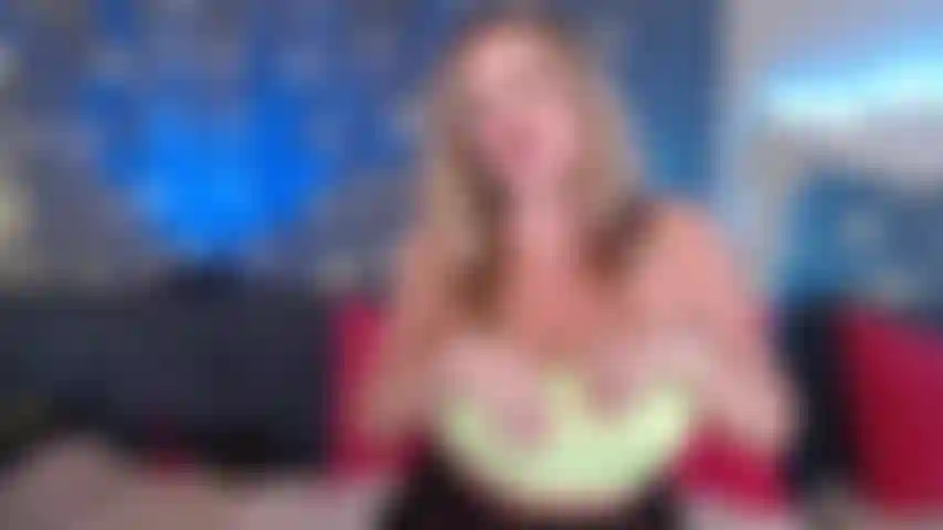 Gooner fareja buracos e os dedos dos pés adoram pés milf.