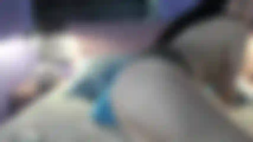 Meus dedos tocando-os e brincando com meu dildo.