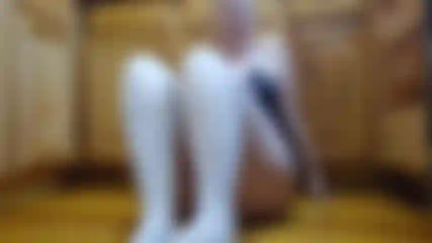 Empregada doméstica footjob.