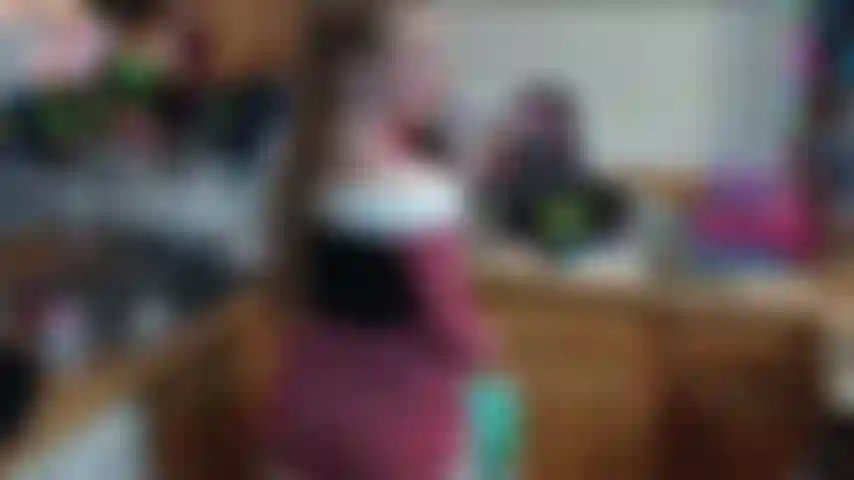 Treino anal de natal com meu novo túnel e plugues anal maiores.