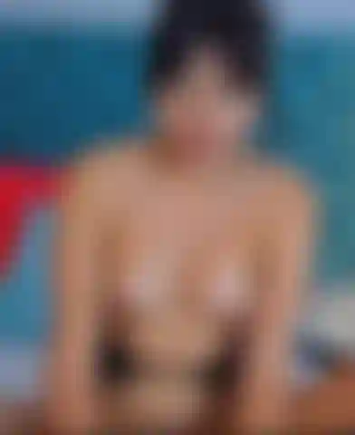 Hi Dear, play with my nipples and make me moan with pleasure!