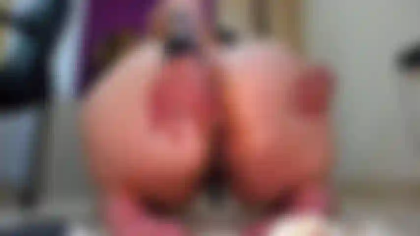 Me fode minha bunda e gane meu buraco.