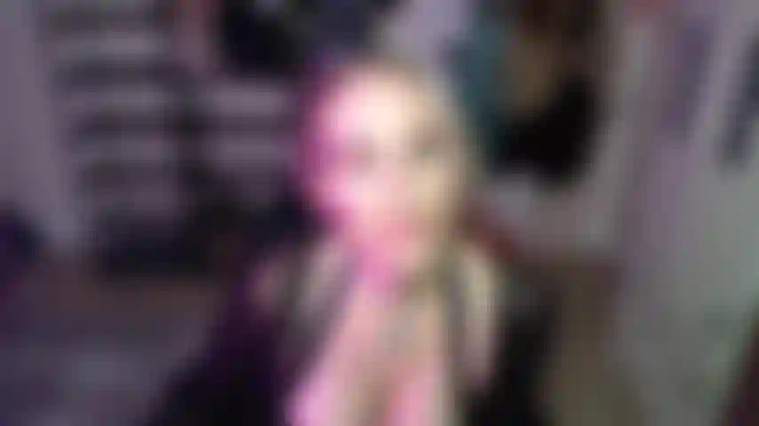 Adoro os pés e joi nas solas dos pés.