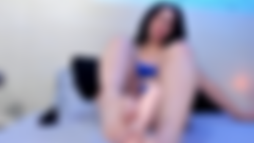 Brinco devagar com lindos pés na frente e no centro.