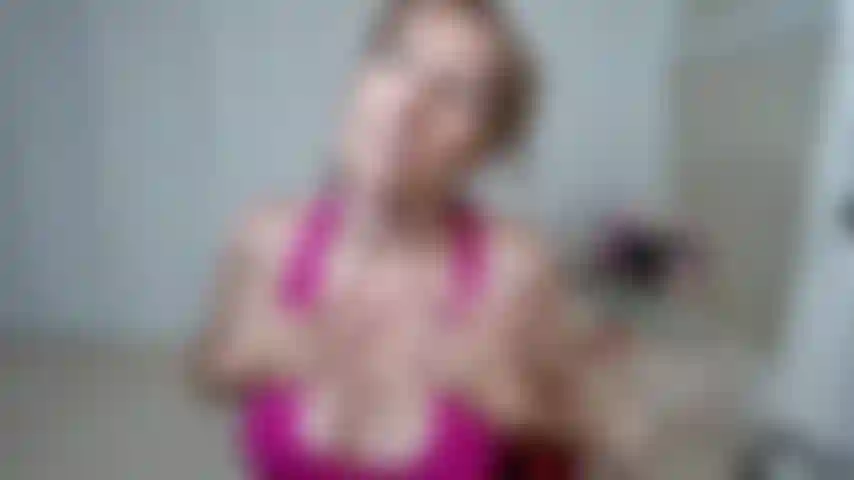 Joi sensual e retorcida em topless.