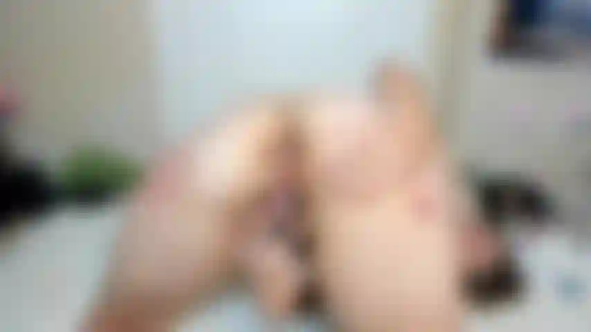 Queefing sob comando.