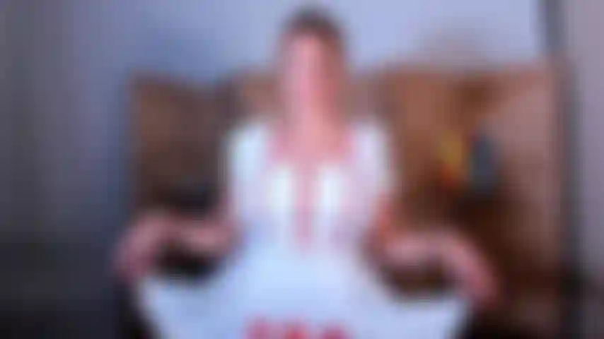 Funtari, enfermeira de saia levantada.