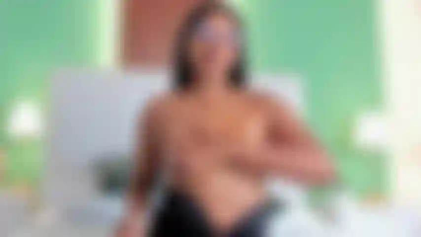 Chupa meu corpo suculento e delicioso💦.