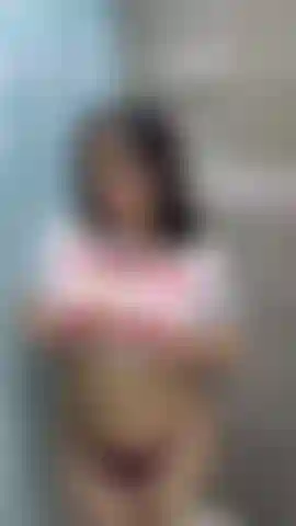 Você vai me acompanhar no banho? Sou muito brincalhona.