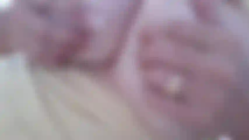 Amo brincar com meus mamilos.