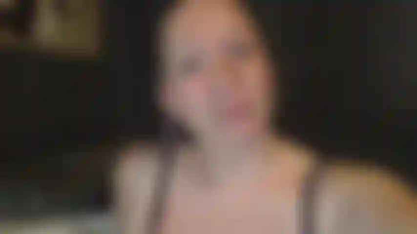 LOVER AUSGESCHMIERT! SELBST SCHULDWenn der wsste, hahaha. Heute meint mein Lover er knne mich mit Sexentzug bestrafen. Mich?! Da hat er sich jetzt mal richtig getuscht. Ich besorgs mir jetzt einfach ordentlich mit Dir. Das lustige daran ist, er wei hiervon auch nix hihi. Doppelt ausgeschmiert! Du darfst sehen was er heute verpasst. Komplett nackt wirds heute wieder richtig schn nass.