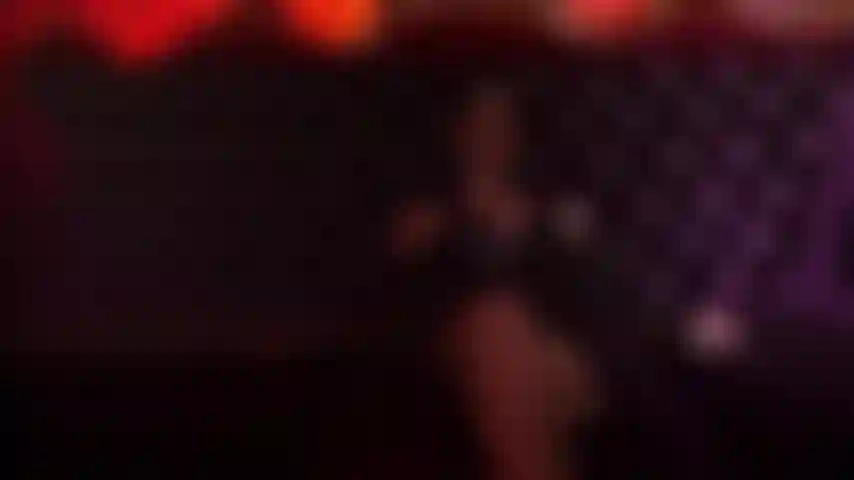 Fuja comigo, um assunto particular.