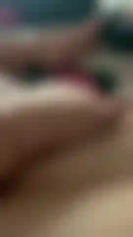 I love playing with my pussy with pretty nails