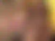 Meu adorador nerd pode cheirar e tocar meus preciosos pés! Não é como se ele fosse capaz de fazer outra coisa senão isso com seu pequeno arrogante de qualquer maneira!