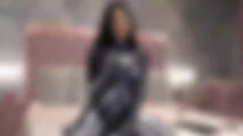 Deusa v vs. Doutor part2! Vou pegar tudo que você tem, seu simbionte vai pegar tudo, e sentir dentro dela. Vou fazer você gozar dentro de mim, tirando toda a sua energia.