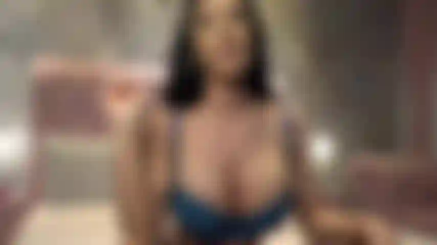 Meu salto alto sexy hipnotizou e te transformou em uma viciada em salto alto que quer ficar de boca cheia!