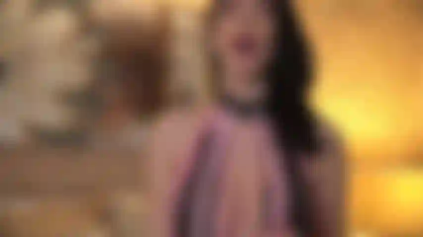 Dê uma volta na minha enorme cinta preta, uma prévia de como é estar comigo!