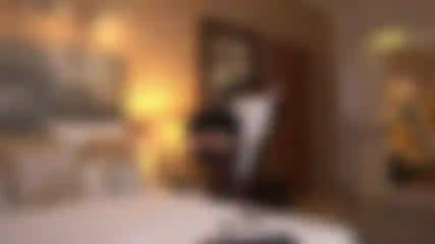 Satisfaça-se mais com a sua sexy secretária, agora experimentando diferentes posições e um novo brinquedo no escritório!