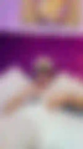 look what the ass of a powerful captain looks like