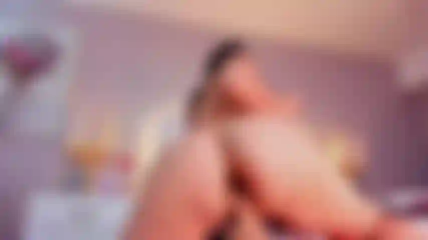 Me olha por trás, minha bunda grande balança sem parar e seu pau... Mais forte que nunca.