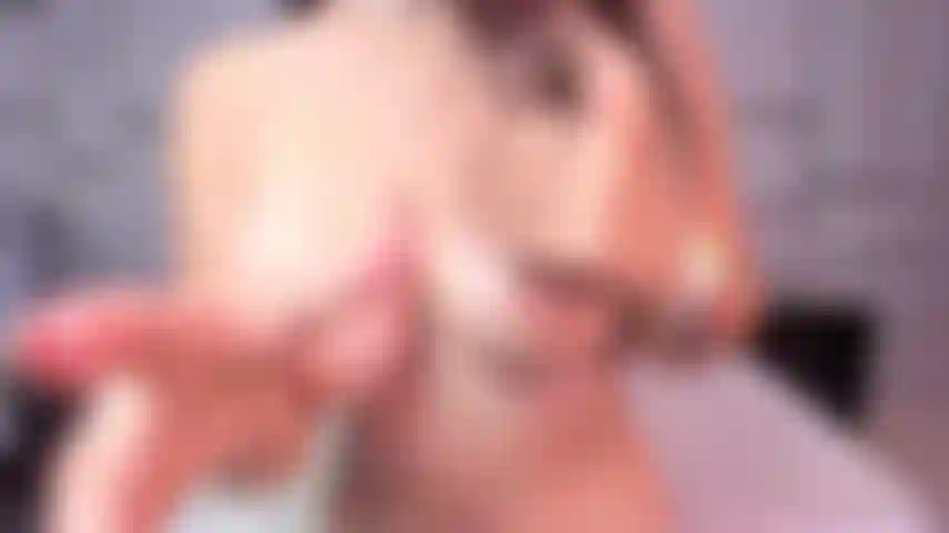 Peitos grandes, bucetinha peluda e bunda linda, tudo isso e muito mais você vai ver hoje.