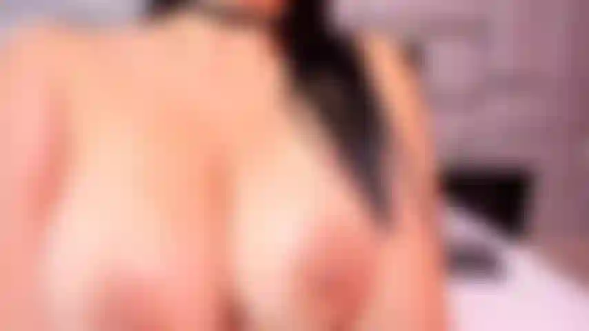 Vou deixar você enfiar seu pau grosso na minha bucetinha apertada, já estou preparando para você...