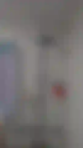 Voyeur - flagrada enquanto tomava banho.