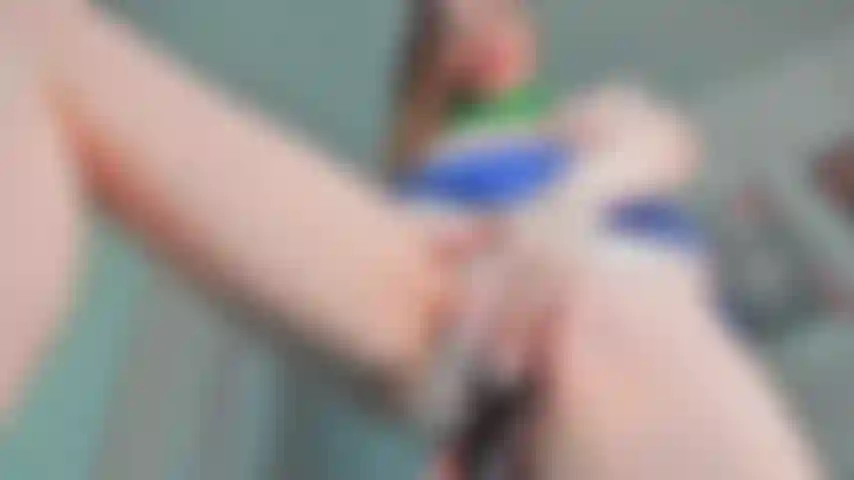 De pé sendo fodida no cu.